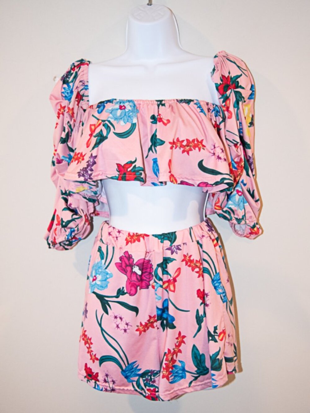 Shein on shoulder or off 1/2 sleeve Top and short combo Size Medium